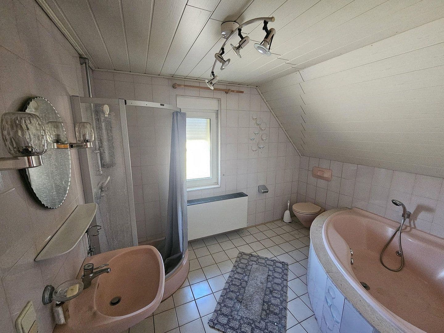 Prodej bytu 5+1 160 m², Tiergartenstraße 31, Meißenheim, Bádensko-Württembersko Prodej bytu 5+1 160 m², Tiergartenstraße 31, Meißenheim, Bádensko-Württembersko