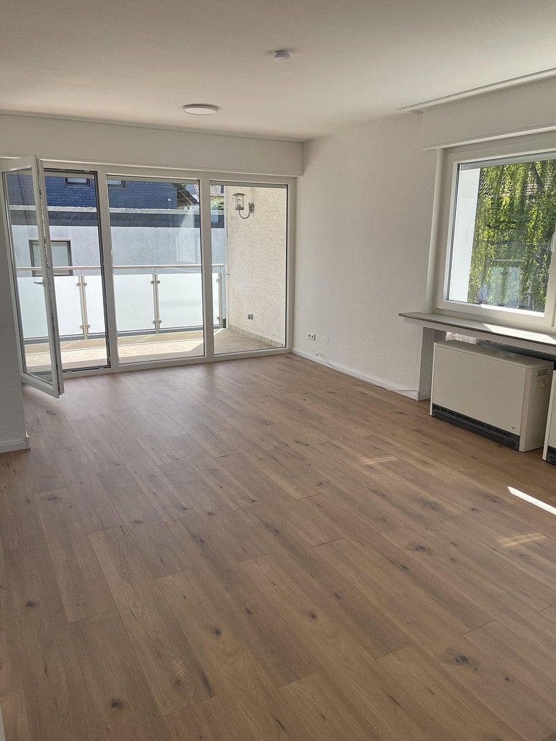 Pronájem bytu 4+1 86 m², Birkenweg 1, Hückeswagen, Severní Porýní-Vestfálsko Pronájem bytu 4+1 86 m², Birkenweg 1, Hückeswagen, Severní Porýní-Vestfálsko