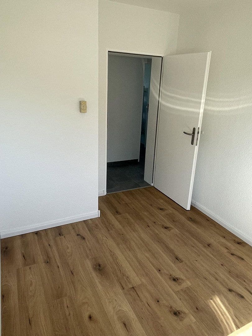 Pronájem bytu 4+1 86 m², Birkenweg 1, Hückeswagen, Severní Porýní-Vestfálsko Pronájem bytu 4+1 86 m², Birkenweg 1, Hückeswagen, Severní Porýní-Vestfálsko