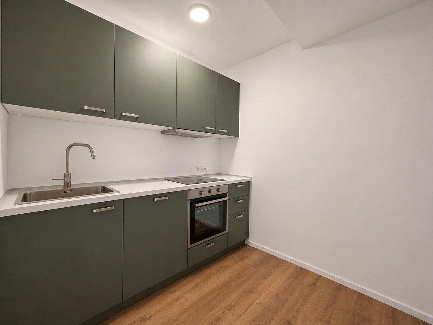 Pronájem bytu 2+1 60 m², Köln, Severní Porýní-Vestfálsko Pronájem bytu 2+1 60 m², Köln, Severní Porýní-Vestfálsko