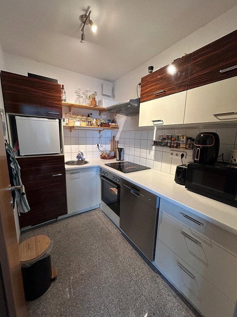 Pronájem bytu 2+1 48 m², Schwarenbergstr. 10, Stuttgart, Bádensko-Württembersko Pronájem bytu 2+1 48 m², Schwarenbergstr. 10, Stuttgart, Bádensko-Württembersko
