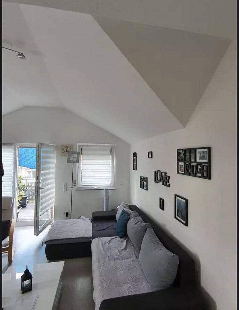 Pronájem bytu 4+1 125 m², Salzelmener Str.5/1, Bad Rappenau, Bádensko-Württembersko Pronájem bytu 4+1 125 m², Salzelmener Str.5/1, Bad Rappenau, Bádensko-Württembersko