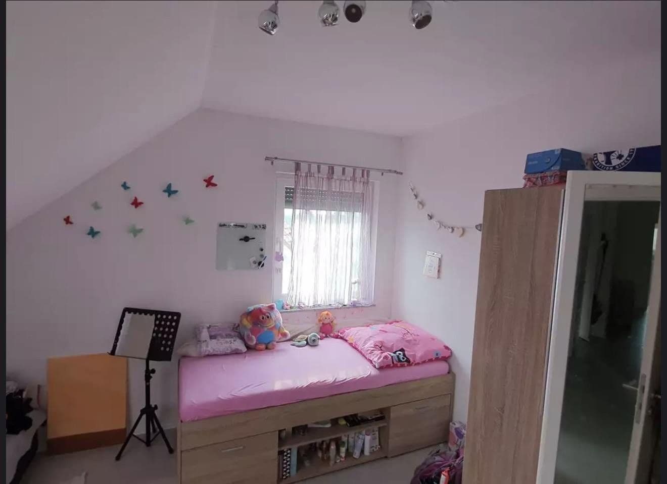 Pronájem bytu 4+1 125 m², Salzelmener Str.5/1, Bad Rappenau, Bádensko-Württembersko Pronájem bytu 4+1 125 m², Salzelmener Str.5/1, Bad Rappenau, Bádensko-Württembersko