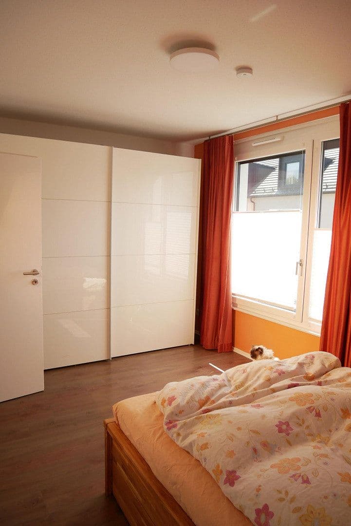 Prodej domu 145 m², pozemek 144 m², Helmut-Schmidt-Ring, Röthenbach an der Pegnitz, Bavorsko Prodej domu 145 m², pozemek 144 m², Helmut-Schmidt-Ring, Röthenbach an der Pegnitz, Bavorsko