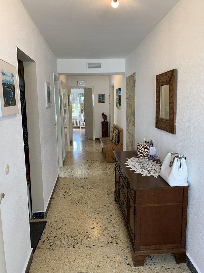 Prodej bytu 3+1 100 m², Weinstadt, Bádensko-Württembersko Prodej bytu 3+1 100 m², Weinstadt, Bádensko-Württembersko