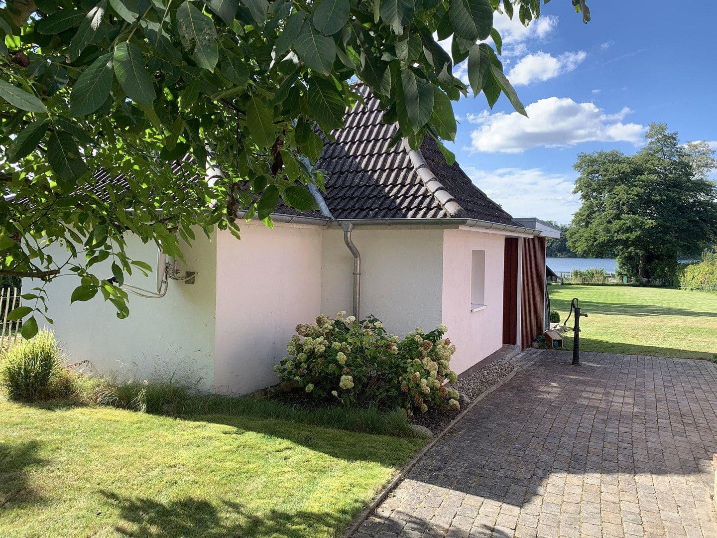 Prodej domu 186 m², pozemek 1.762 m², Bosau, Šlesvicko-Holštýnsko Prodej domu 186 m², pozemek 1.762 m², Bosau, Šlesvicko-Holštýnsko