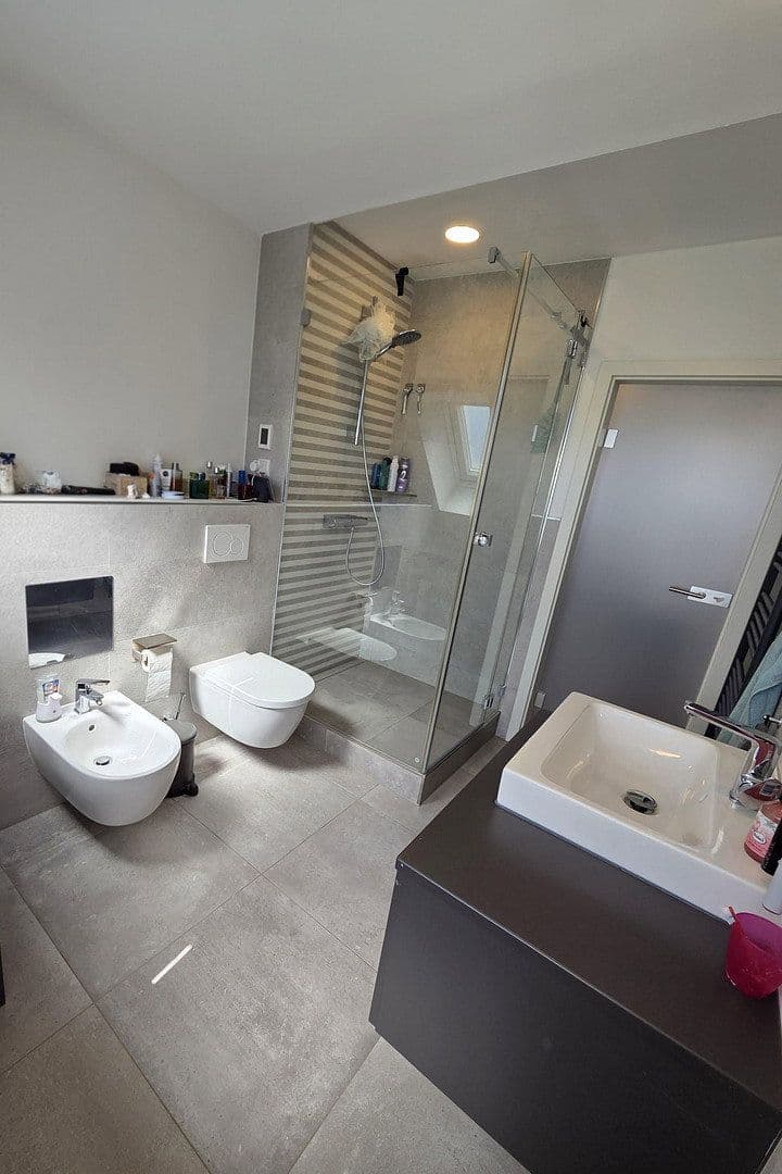 Prodej bytu 3+1 99 m², Tangermünder Weg 18, Berlin, Berlín Prodej bytu 3+1 99 m², Tangermünder Weg 18, Berlin, Berlín