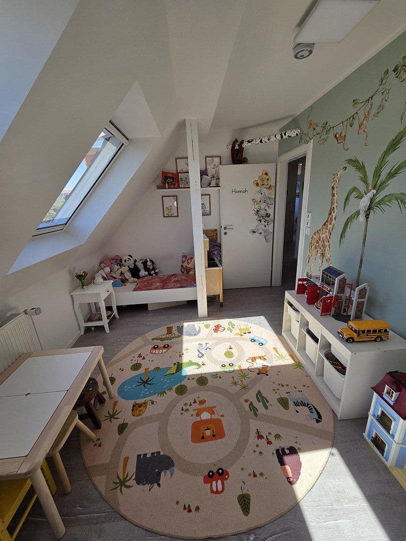 Prodej bytu 3+1 99 m², Tangermünder Weg 18, Berlin, Berlín Prodej bytu 3+1 99 m², Tangermünder Weg 18, Berlin, Berlín