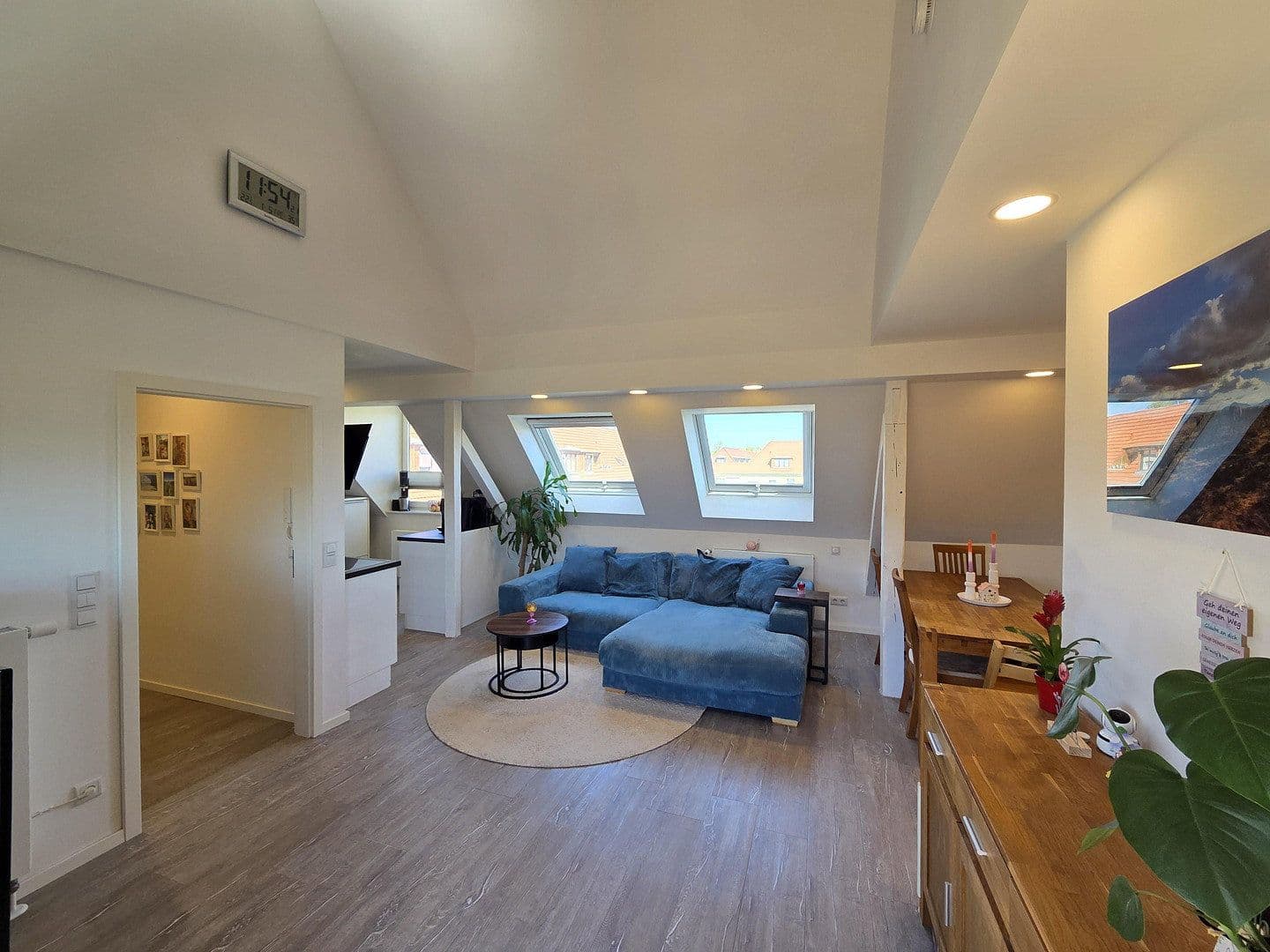 Prodej bytu 3+1 99 m², Tangermünder Weg 18, Berlin, Berlín Prodej bytu 3+1 99 m², Tangermünder Weg 18, Berlin, Berlín
