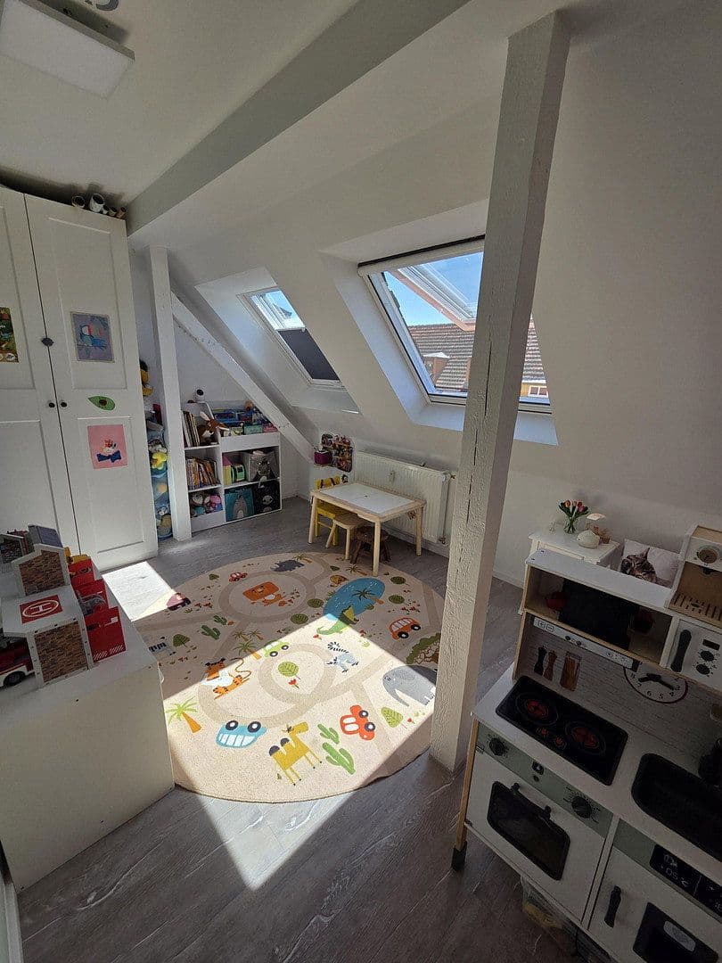 Prodej bytu 3+1 99 m², Tangermünder Weg 18, Berlin, Berlín Prodej bytu 3+1 99 m², Tangermünder Weg 18, Berlin, Berlín