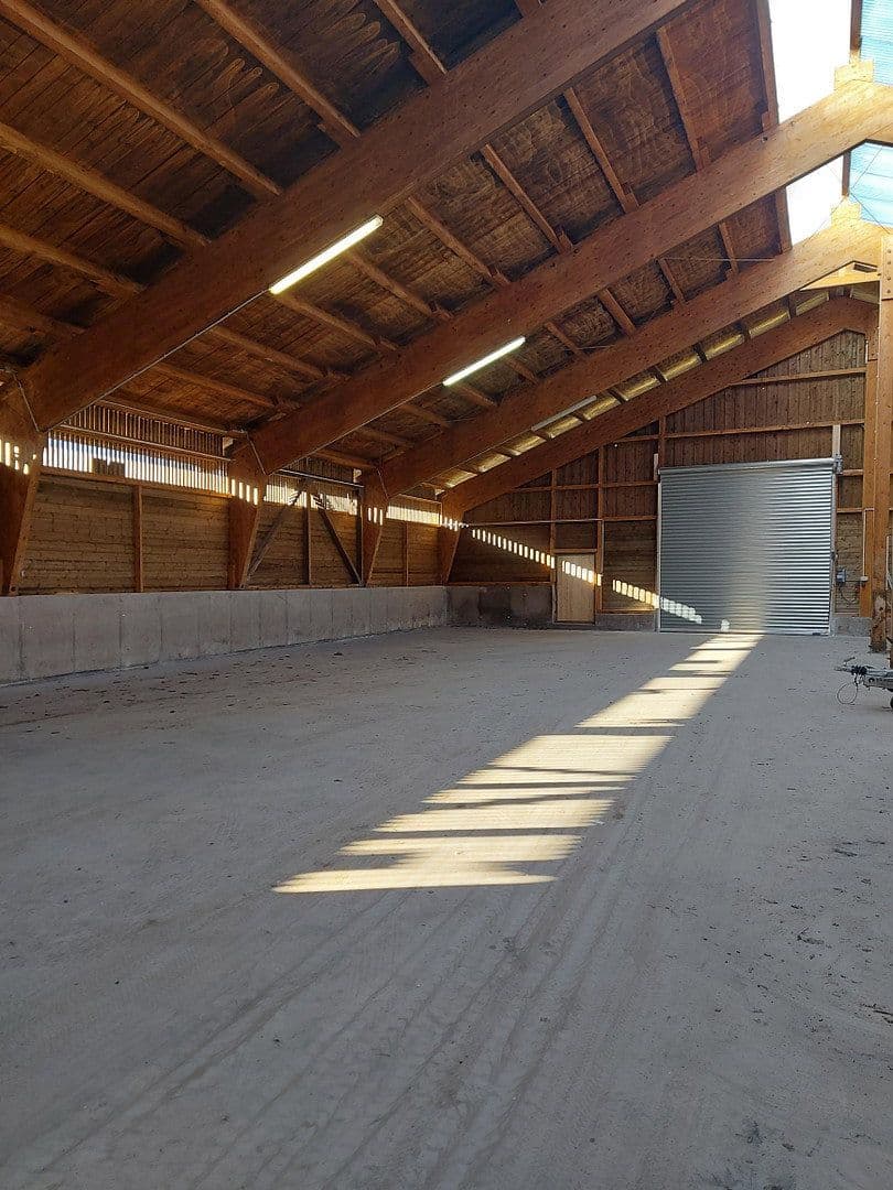 Pronájem nebytového prostoru 250 m², Stephanskirchen, Bavorsko Pronájem nebytového prostoru 250 m², Stephanskirchen, Bavorsko