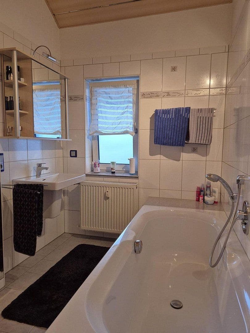 Pronájem bytu 3+1 84 m², Nibelungenstraße 254, Lautertal (Odenwald), Hessen Pronájem bytu 3+1 84 m², Nibelungenstraße 254, Lautertal (Odenwald), Hessen