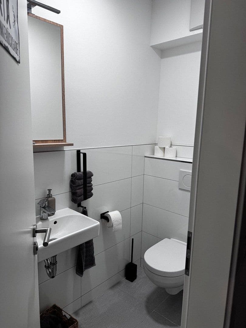 Pronájem bytu 2+1 80 m², Weinheimer Landstraße 71, Alzey, Porýní-Falc Pronájem bytu 2+1 80 m², Weinheimer Landstraße 71, Alzey, Porýní-Falc