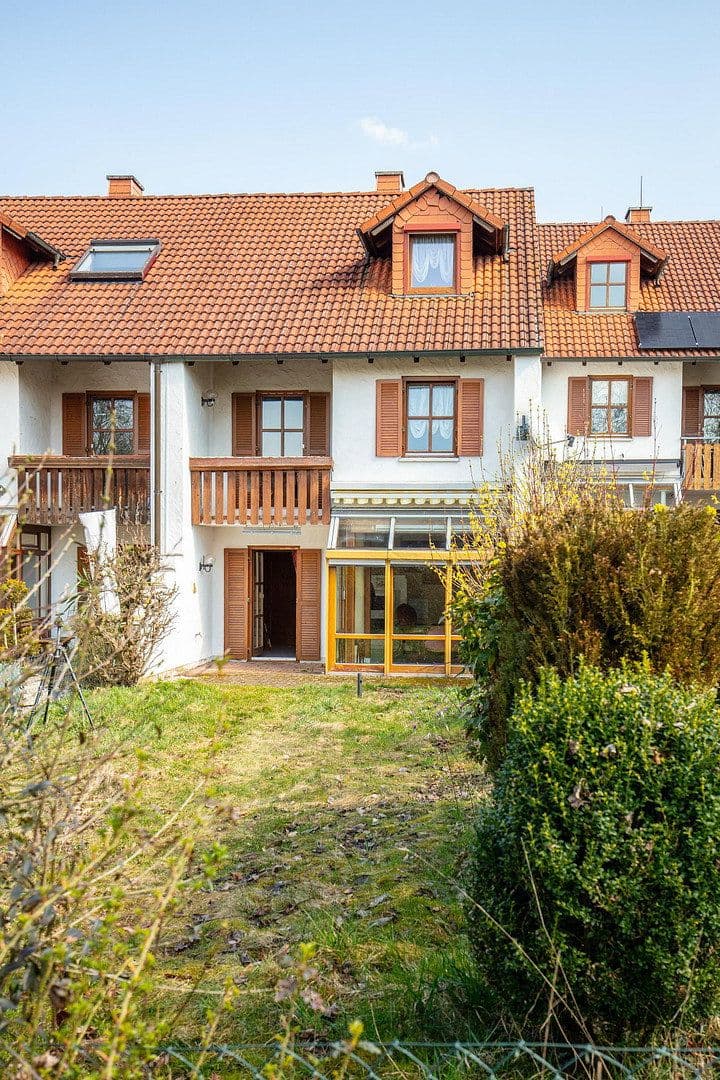 Prodej domu 135 m², pozemek 325 m², Schulstraße 20e, Großheirath, Bavorsko Prodej domu 135 m², pozemek 325 m², Schulstraße 20e, Großheirath, Bavorsko