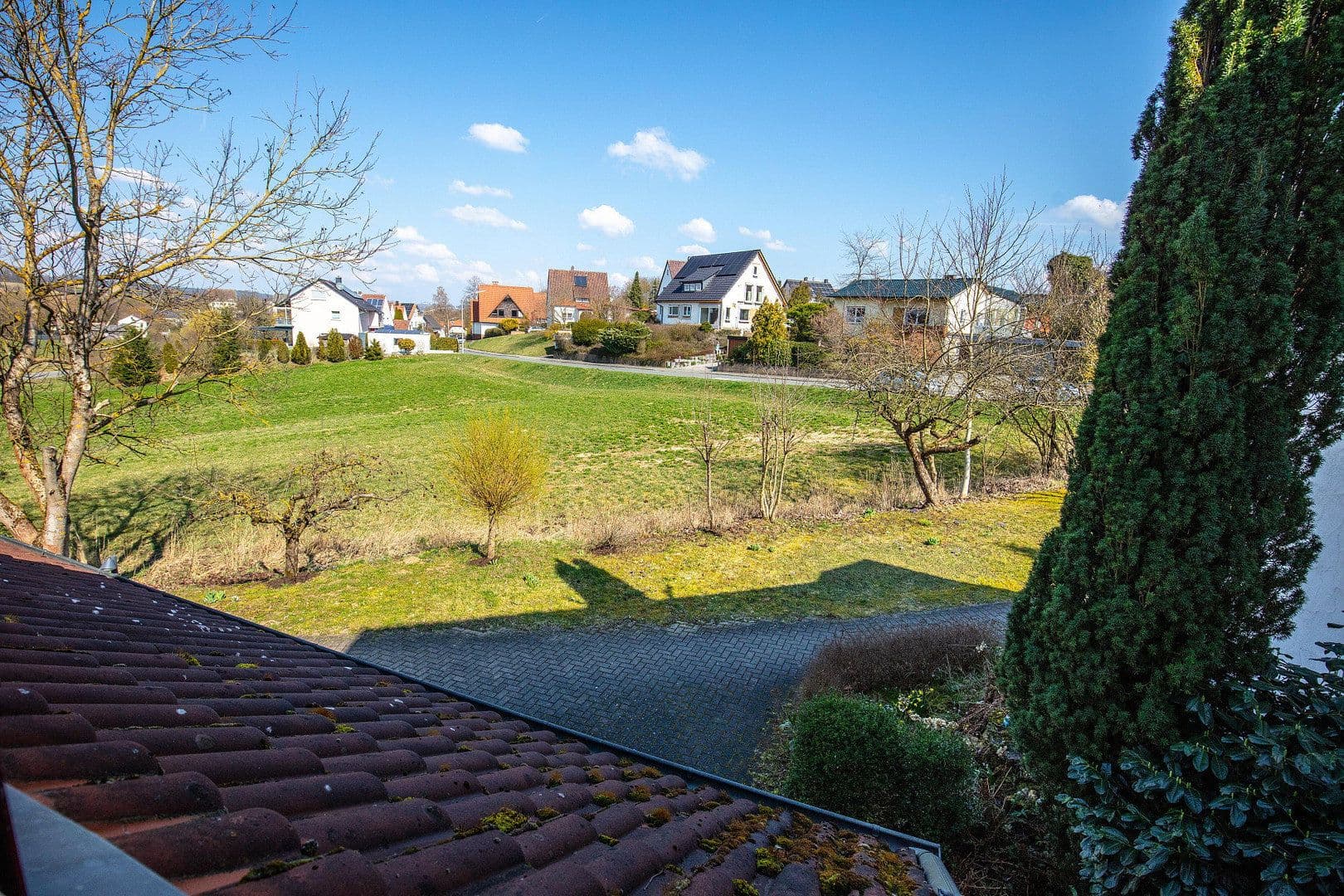Prodej domu 135 m², pozemek 325 m², Schulstraße 20e, Großheirath, Bavorsko Prodej domu 135 m², pozemek 325 m², Schulstraße 20e, Großheirath, Bavorsko