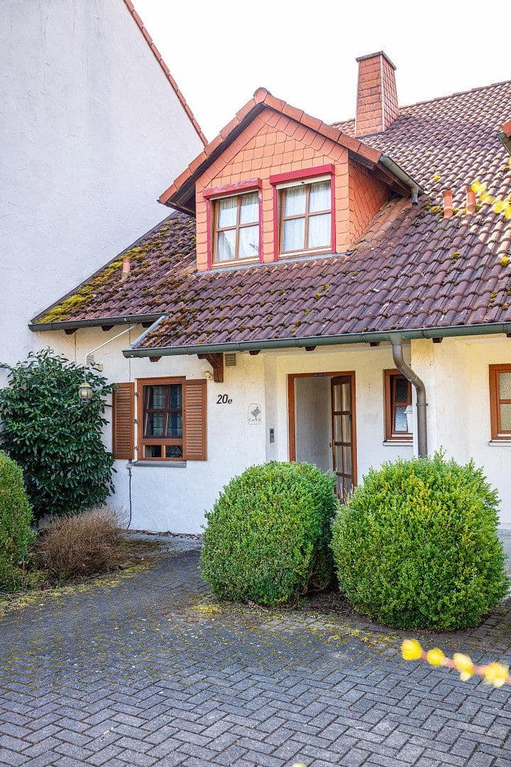 Prodej domu 135 m², pozemek 325 m², Schulstraße 20e, Großheirath, Bavorsko Prodej domu 135 m², pozemek 325 m², Schulstraße 20e, Großheirath, Bavorsko