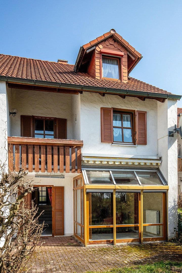 Prodej domu 135 m², pozemek 325 m², Schulstraße 20e, Großheirath, Bavorsko Prodej domu 135 m², pozemek 325 m², Schulstraße 20e, Großheirath, Bavorsko