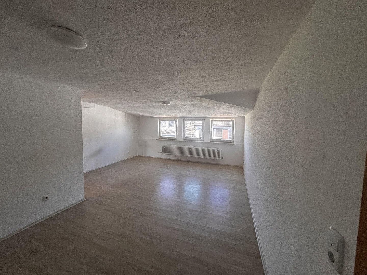 Pronájem bytu 6+1 150 m², Neuwied, Porýní-Falc Pronájem bytu 6+1 150 m², Neuwied, Porýní-Falc