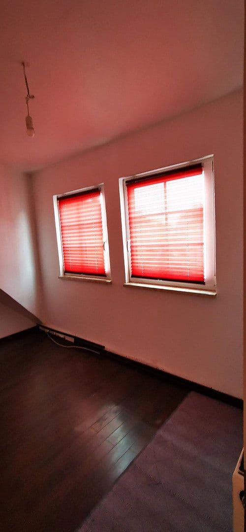 Prodej bytu 2+kk 80 m², Herzogstraße 76, Pirmasens, Porýní-Falc Prodej bytu 2+kk 80 m², Herzogstraße 76, Pirmasens, Porýní-Falc