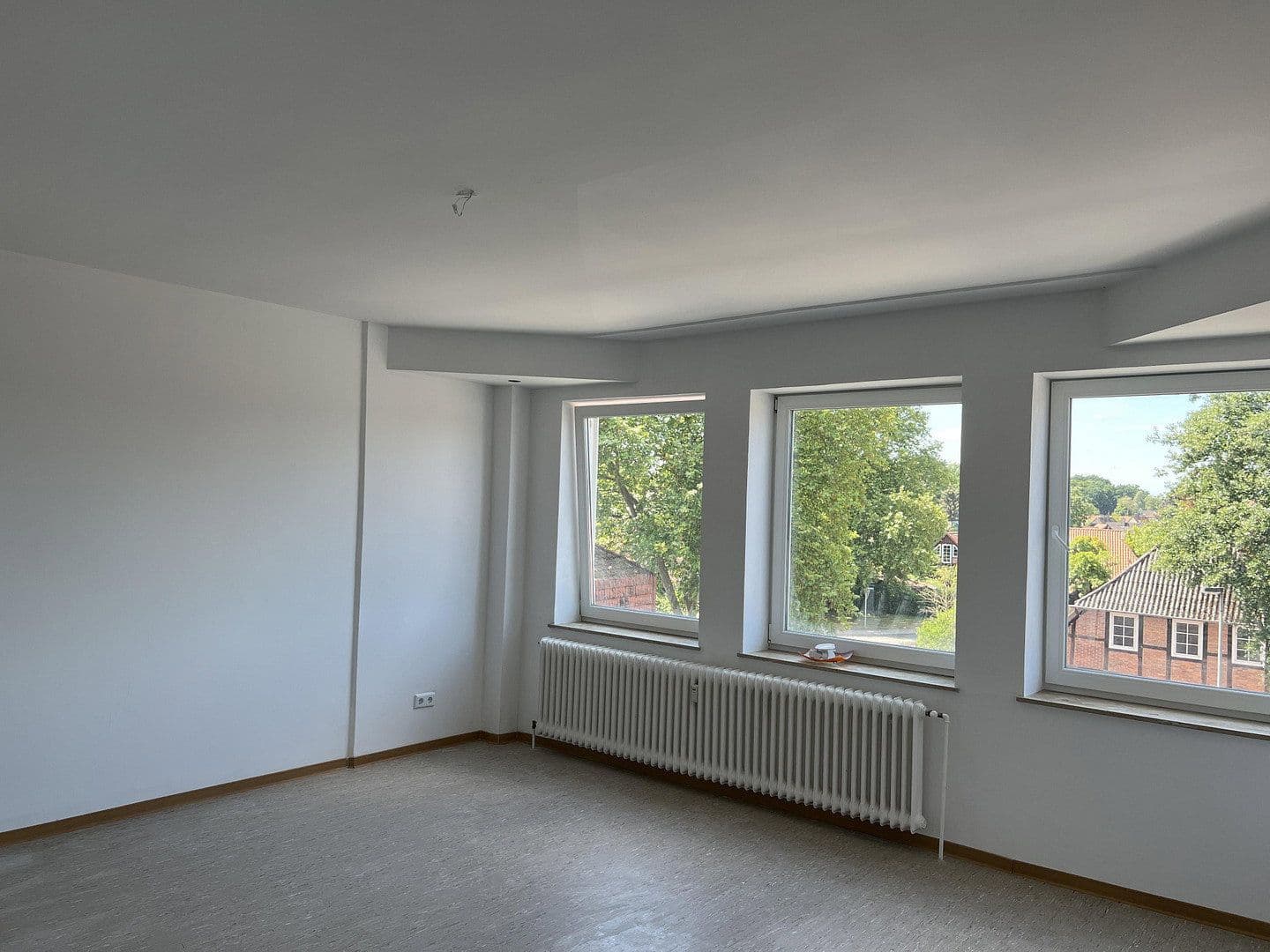 Pronájem bytu 2+1 60 m², Bergen, Dolní Sasko Pronájem bytu 2+1 60 m², Bergen, Dolní Sasko