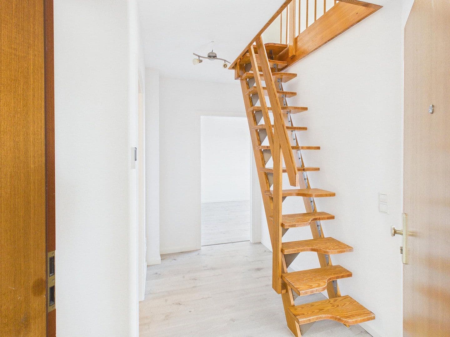 Pronájem bytu 2+1 72 m², Michaelstraße 123, Schwäbisch Hall, Bádensko-Württembersko Pronájem bytu 2+1 72 m², Michaelstraße 123, Schwäbisch Hall, Bádensko-Württembersko
