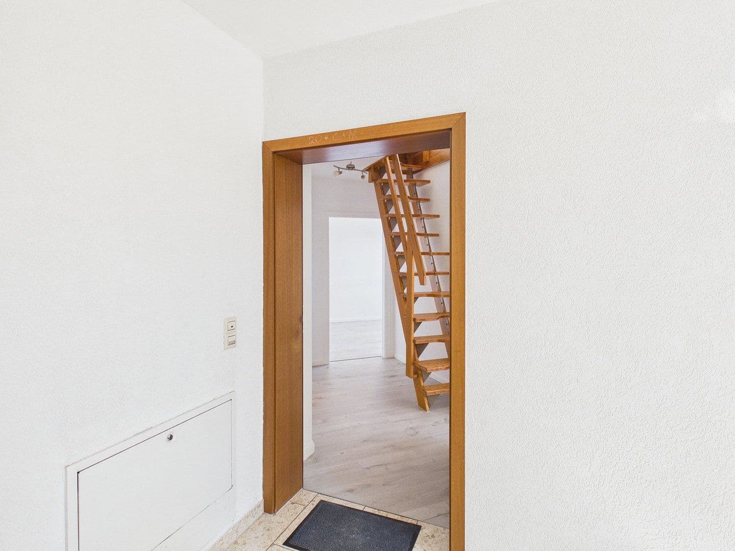 Pronájem bytu 2+1 72 m², Michaelstraße 123, Schwäbisch Hall, Bádensko-Württembersko Pronájem bytu 2+1 72 m², Michaelstraße 123, Schwäbisch Hall, Bádensko-Württembersko