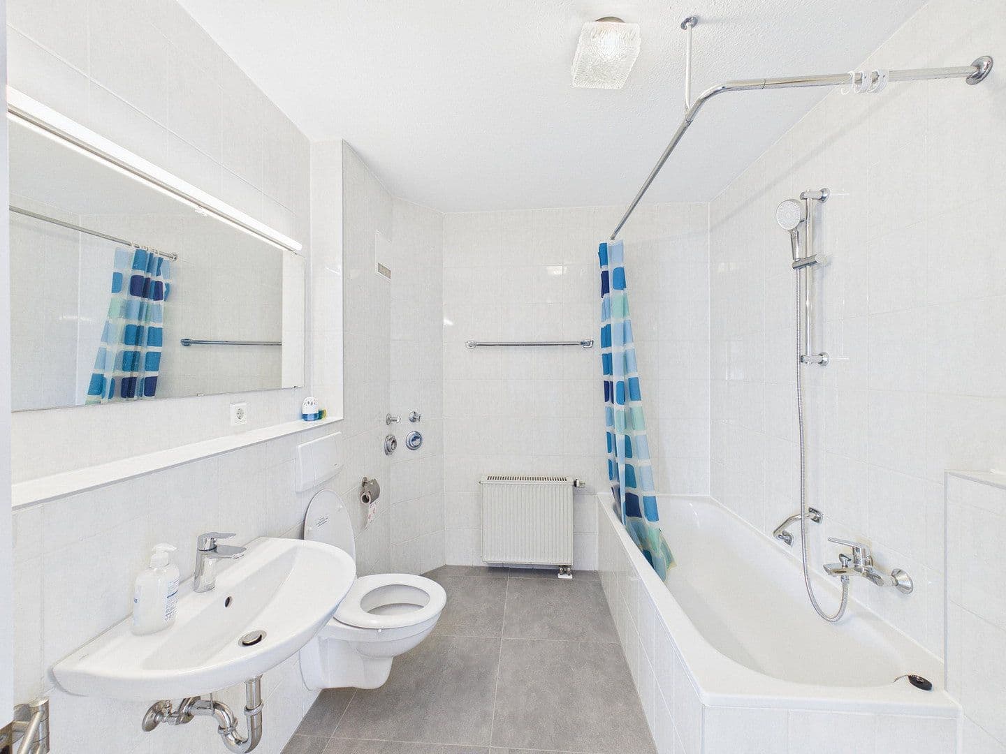 Pronájem bytu 2+1 72 m², Michaelstraße 123, Schwäbisch Hall, Bádensko-Württembersko Pronájem bytu 2+1 72 m², Michaelstraße 123, Schwäbisch Hall, Bádensko-Württembersko