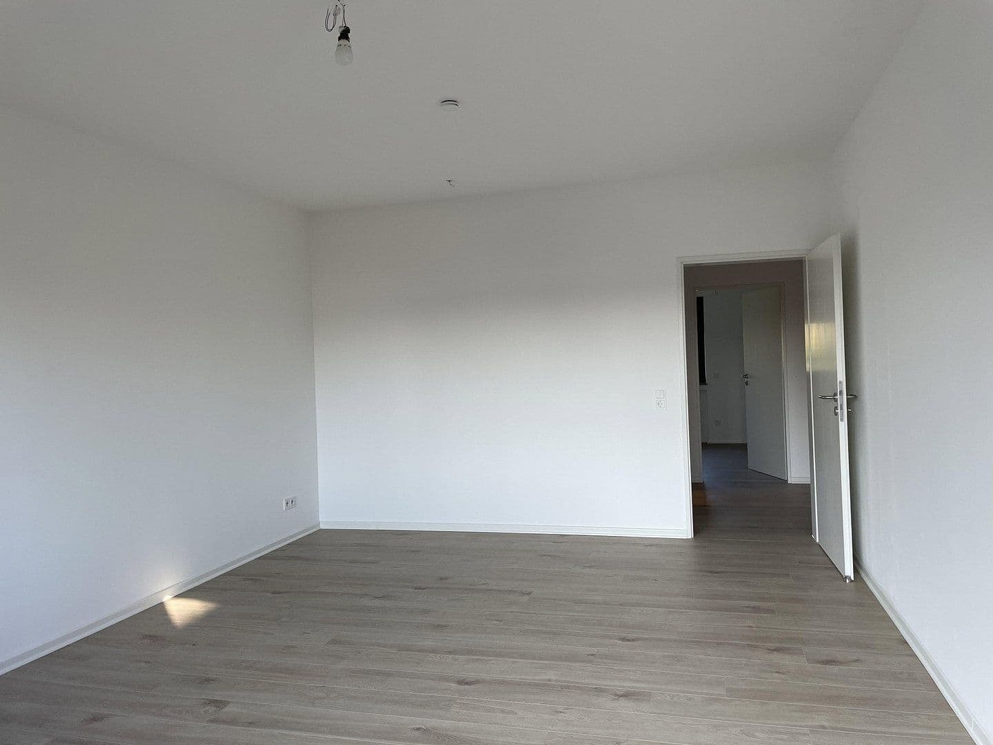 Pronájem bytu 2+1 57 m², Euskirchen, Severní Porýní-Vestfálsko Pronájem bytu 2+1 57 m², Euskirchen, Severní Porýní-Vestfálsko