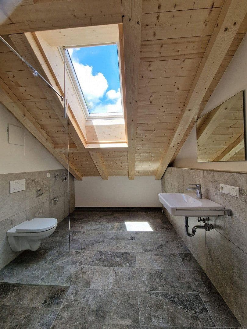 Pronájem bytu 4+1 140 m², Otto-Geist-Straße 17, Eiselfing, Bavorsko Pronájem bytu 4+1 140 m², Otto-Geist-Straße 17, Eiselfing, Bavorsko