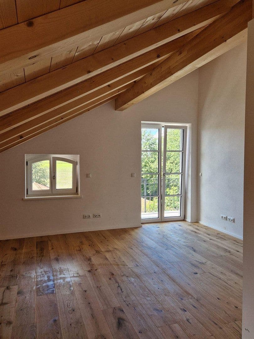 Pronájem bytu 4+1 140 m², Otto-Geist-Straße 17, Eiselfing, Bavorsko Pronájem bytu 4+1 140 m², Otto-Geist-Straße 17, Eiselfing, Bavorsko