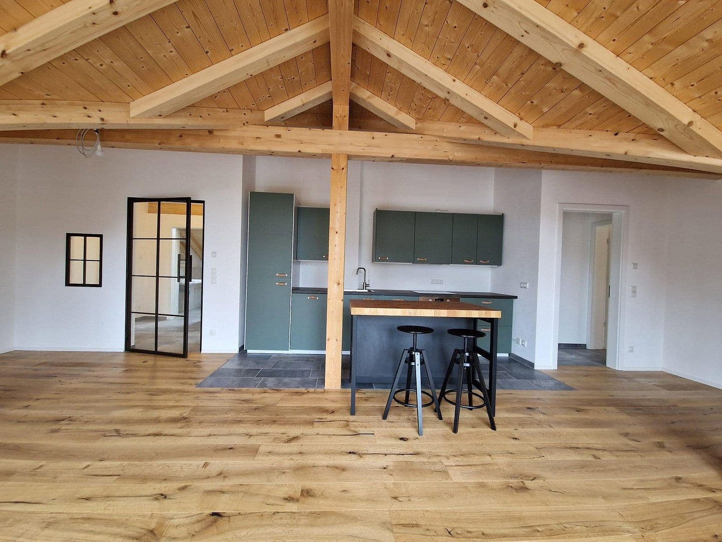 Pronájem bytu 4+1 140 m², Otto-Geist-Straße 17, Eiselfing, Bavorsko Pronájem bytu 4+1 140 m², Otto-Geist-Straße 17, Eiselfing, Bavorsko
