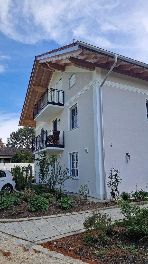Pronájem bytu 4+1 140 m², Otto-Geist-Straße 17, Eiselfing, Bavorsko Pronájem bytu 4+1 140 m², Otto-Geist-Straße 17, Eiselfing, Bavorsko