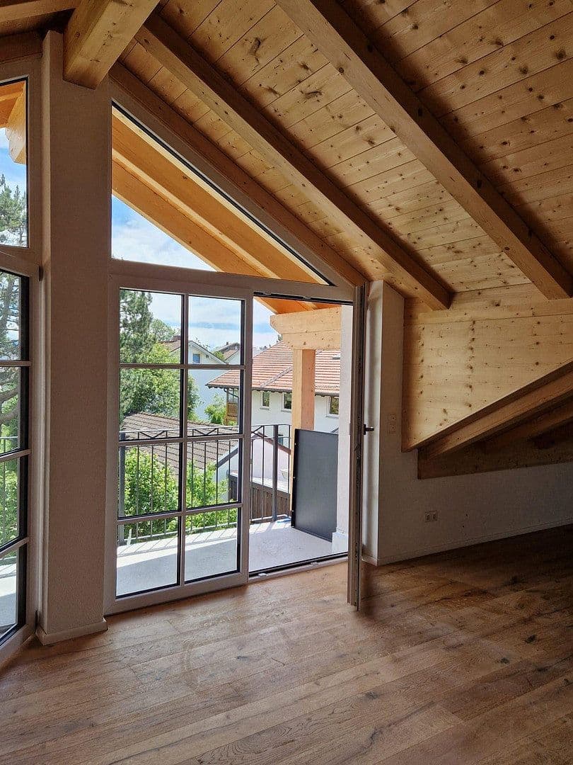 Pronájem bytu 4+1 140 m², Otto-Geist-Straße 17, Eiselfing, Bavorsko Pronájem bytu 4+1 140 m², Otto-Geist-Straße 17, Eiselfing, Bavorsko