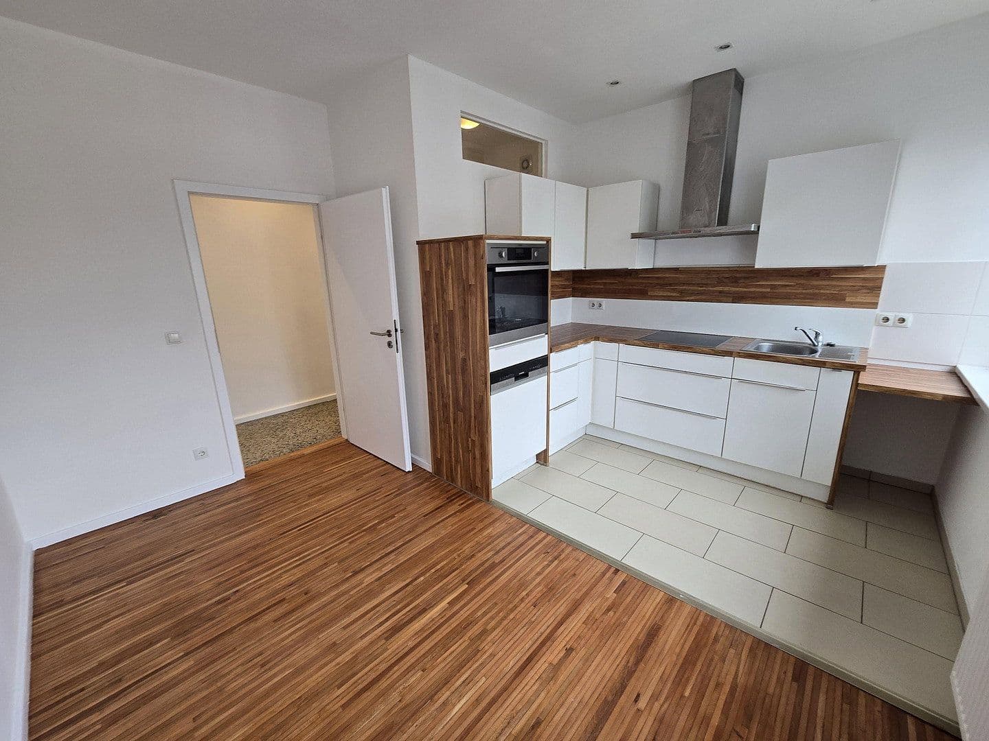 Pronájem bytu 4+kk 114 m², Gerhart-Hauptmann Straße 43/45, Teltow, Braniborsko Pronájem bytu 4+kk 114 m², Gerhart-Hauptmann Straße 43/45, Teltow, Braniborsko