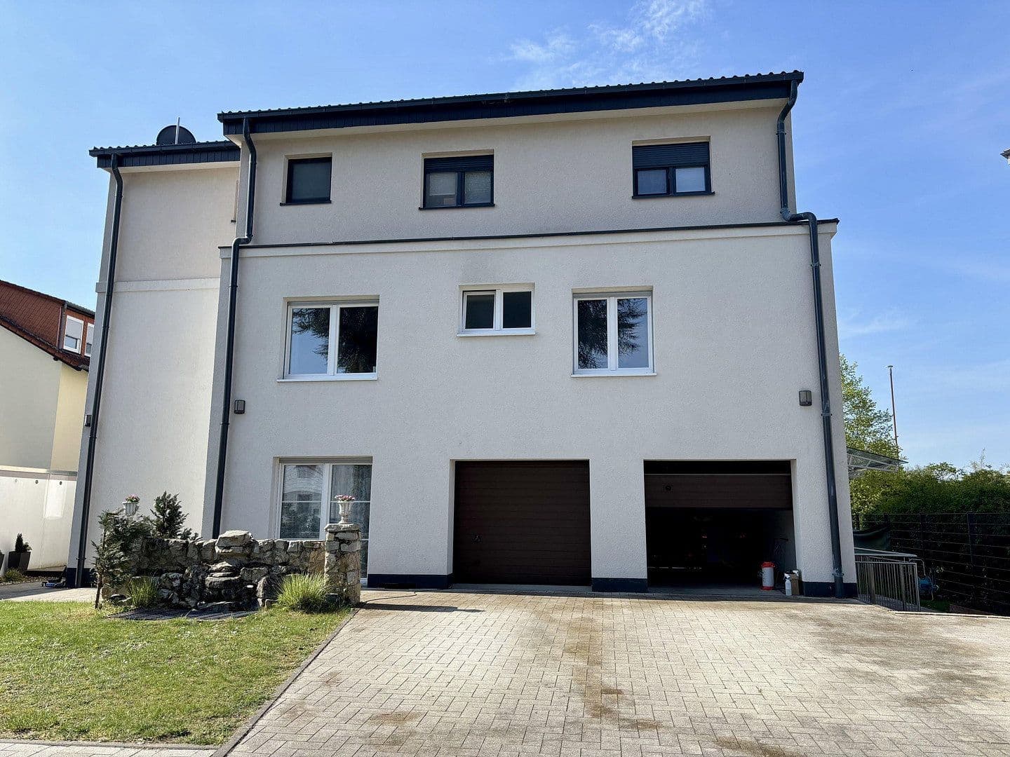 Prodej domu 400 m², pozemek 1.000 m², Heusenstamm, Hessen Prodej domu 400 m², pozemek 1.000 m², Heusenstamm, Hessen