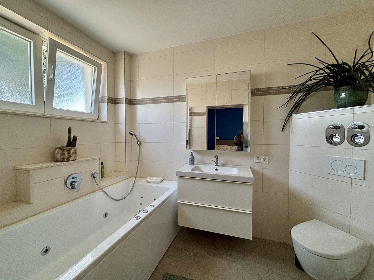 Prodej domu 400 m², pozemek 1.000 m², Heusenstamm, Hessen Prodej domu 400 m², pozemek 1.000 m², Heusenstamm, Hessen