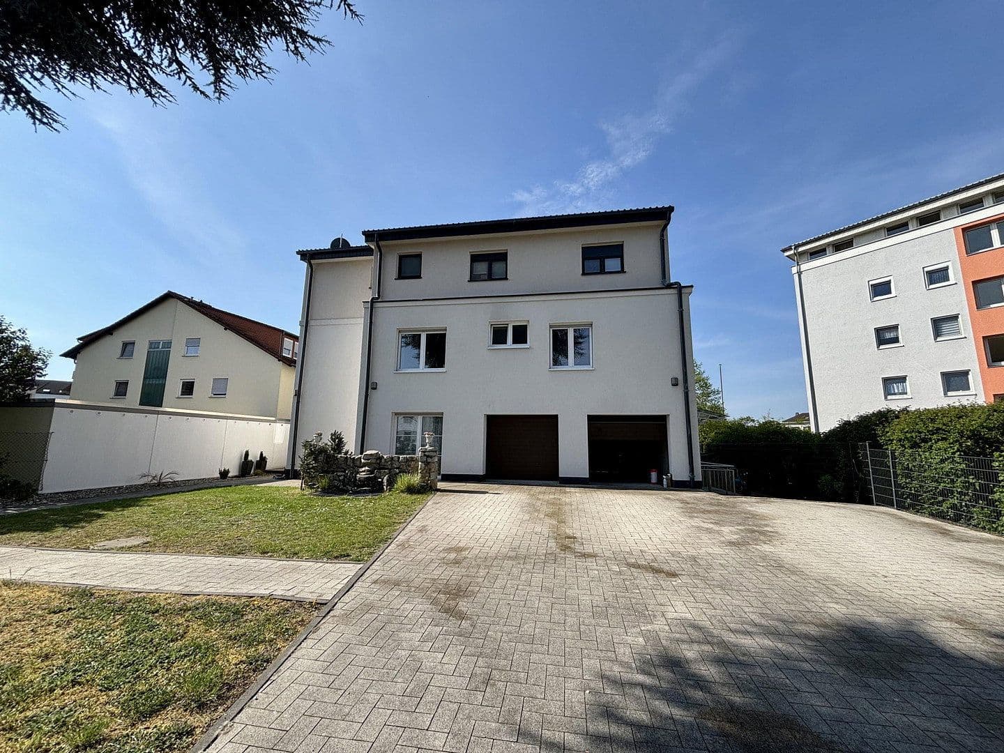 Prodej domu 400 m², pozemek 1.000 m², Heusenstamm, Hessen Prodej domu 400 m², pozemek 1.000 m², Heusenstamm, Hessen