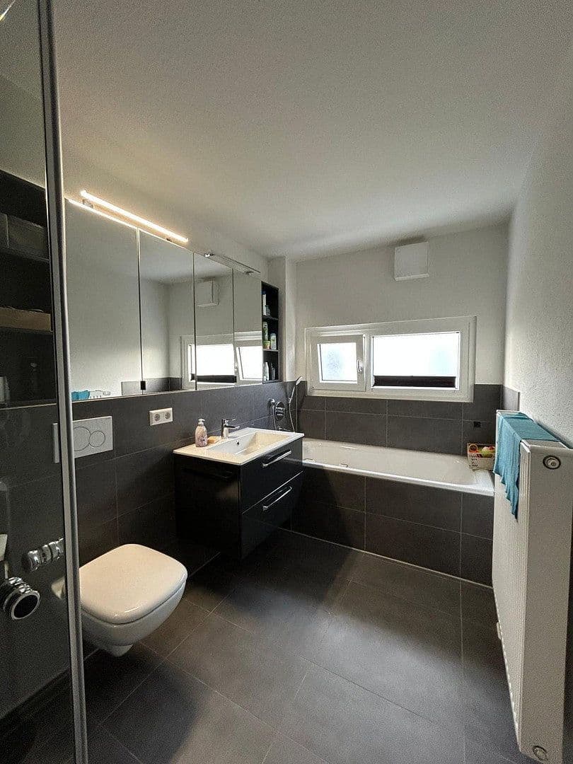 Pronájem domu 138 m², pozemek 100 m², Uli-biesinger-weg 7d, Augsburg, Bavorsko Pronájem domu 138 m², pozemek 100 m², Uli-biesinger-weg 7d, Augsburg, Bavorsko