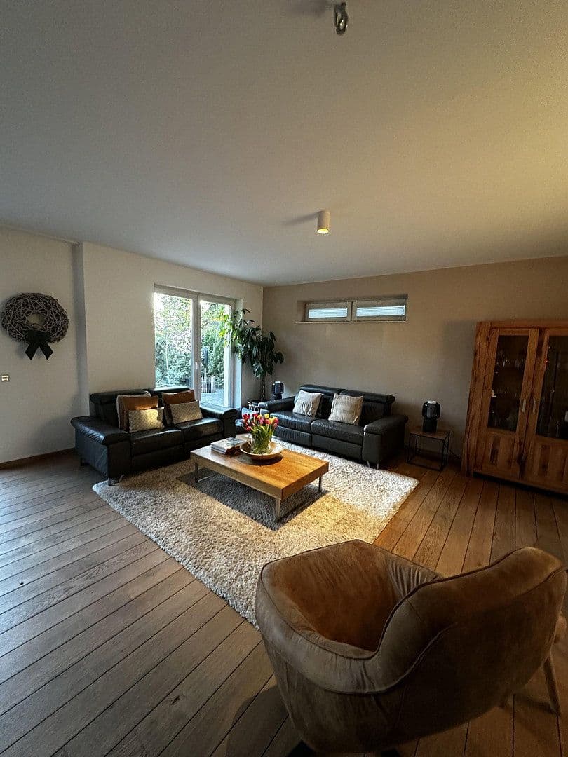 Prodej domu 149 m², pozemek 1.000 m², Hude (Oldenburg), Dolní Sasko Prodej domu 149 m², pozemek 1.000 m², Hude (Oldenburg), Dolní Sasko