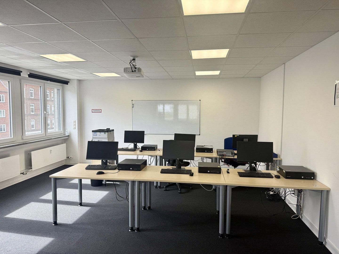 Pronájem kanceláře 250 m², Sophienblatt 82-86, Kiel, Šlesvicko-Holštýnsko Pronájem kanceláře 250 m², Sophienblatt 82-86, Kiel, Šlesvicko-Holštýnsko