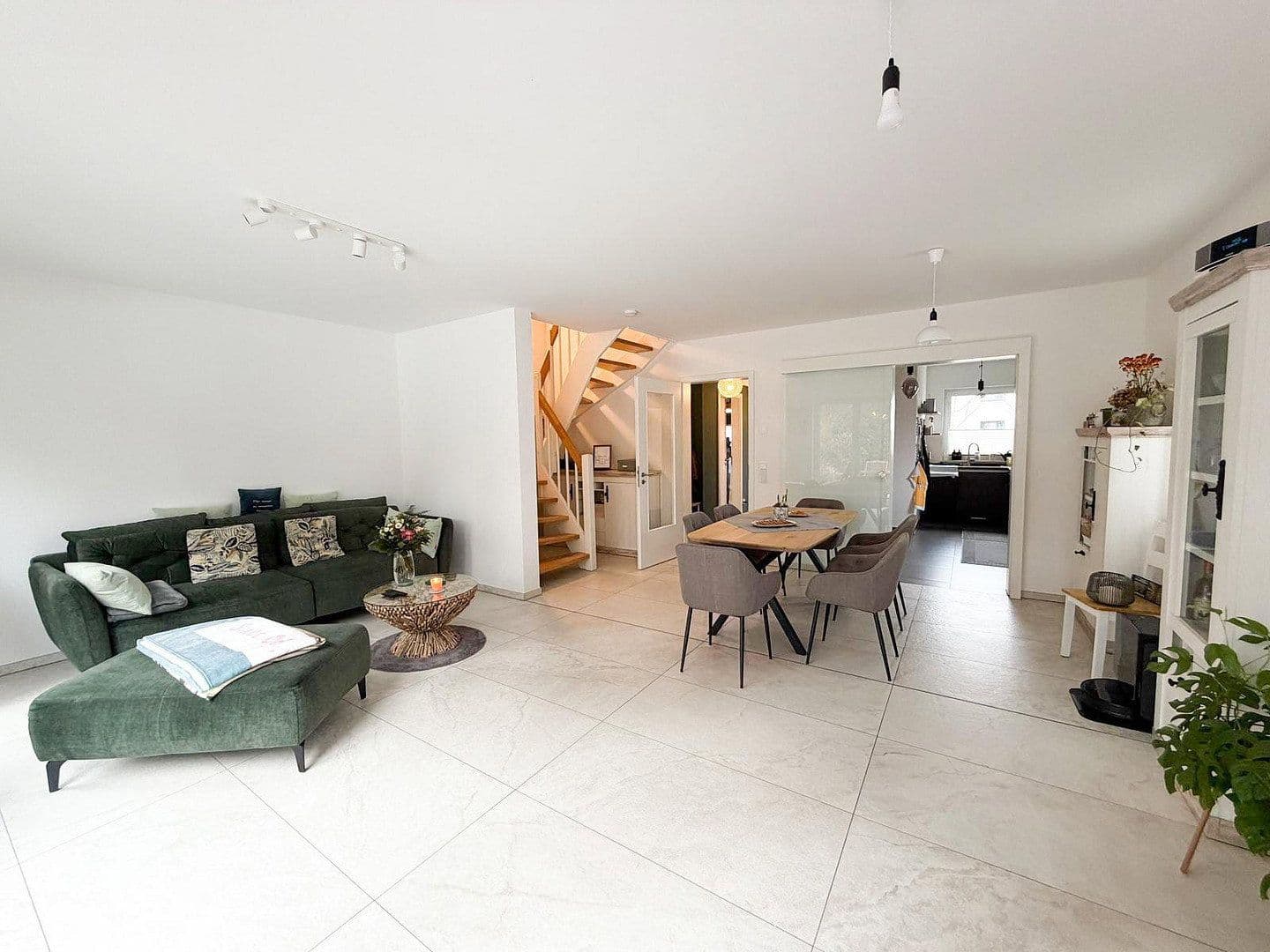Pronájem domu 150 m², pozemek 502 m², Berlin, Berlín Pronájem domu 150 m², pozemek 502 m², Berlin, Berlín