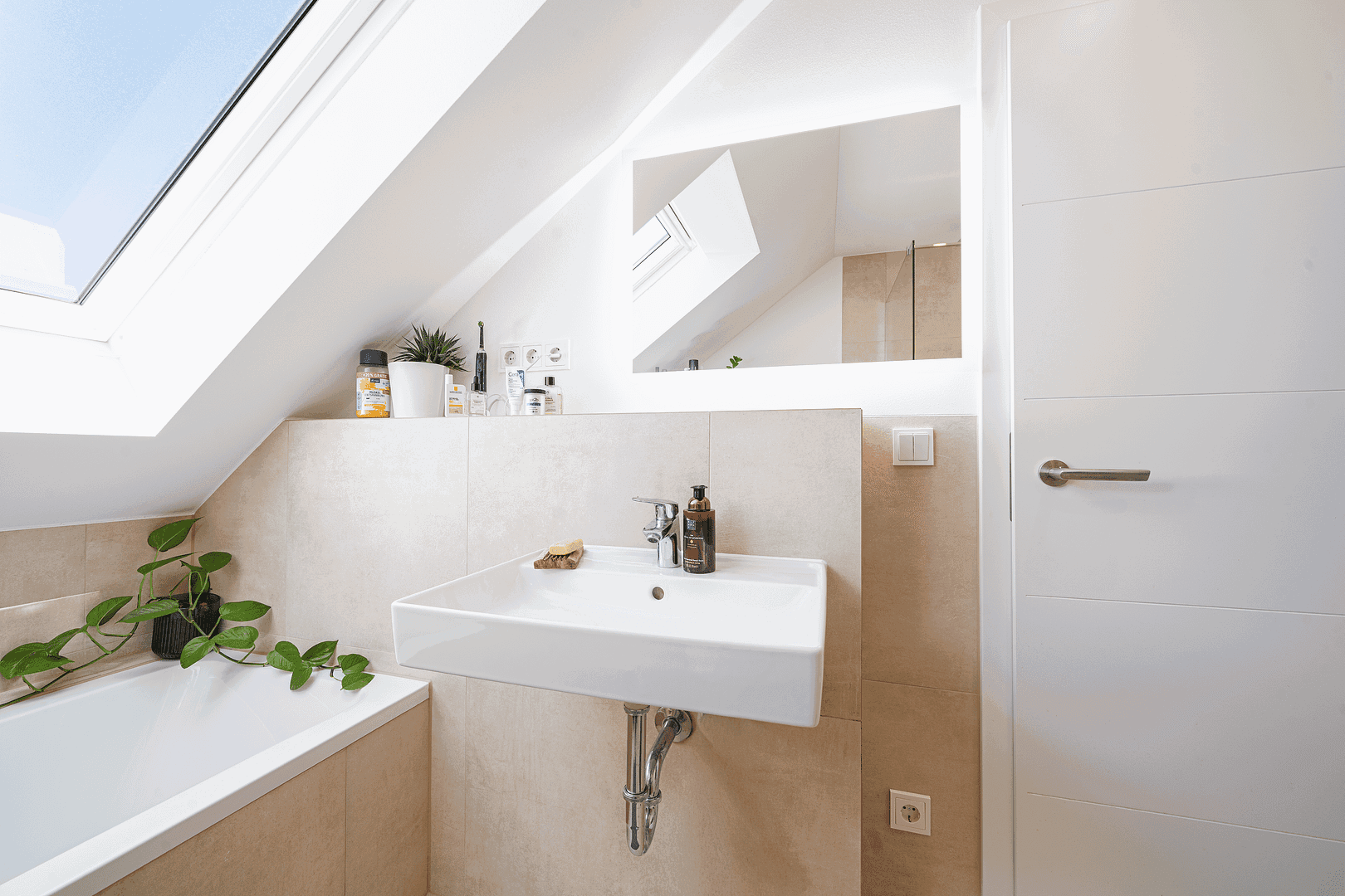 Prodej domu 149 m², pozemek 180 m², Erlangen, Bavorsko Prodej domu 149 m², pozemek 180 m², Erlangen, Bavorsko