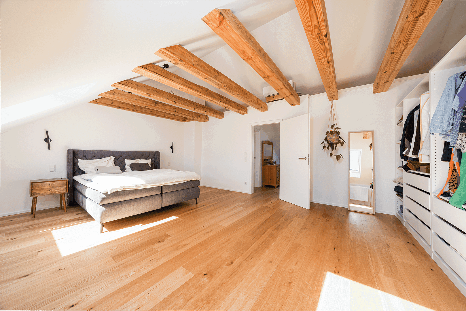 Prodej domu 149 m², pozemek 180 m², Erlangen, Bavorsko Prodej domu 149 m², pozemek 180 m², Erlangen, Bavorsko