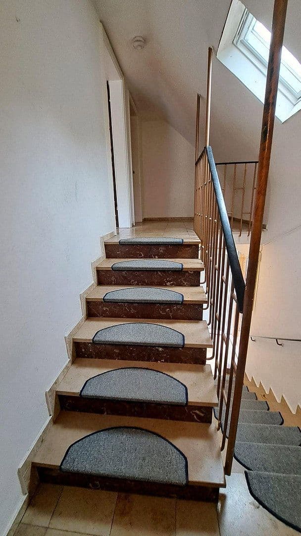 Pronájem bytu 4+1 100 m², Rheingoldstraße 146, Oberdiebach, Porýní-Falc Pronájem bytu 4+1 100 m², Rheingoldstraße 146, Oberdiebach, Porýní-Falc
