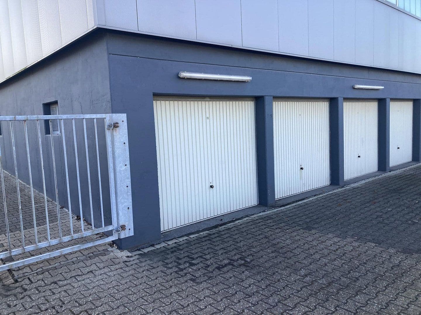 Prodej nebytového prostoru 2.400 m², Carl-Zeiss-Straße 16, Alsdorf, Severní Porýní-Vestfálsko Prodej nebytového prostoru 2.400 m², Carl-Zeiss-Straße 16, Alsdorf, Severní Porýní-Vestfálsko