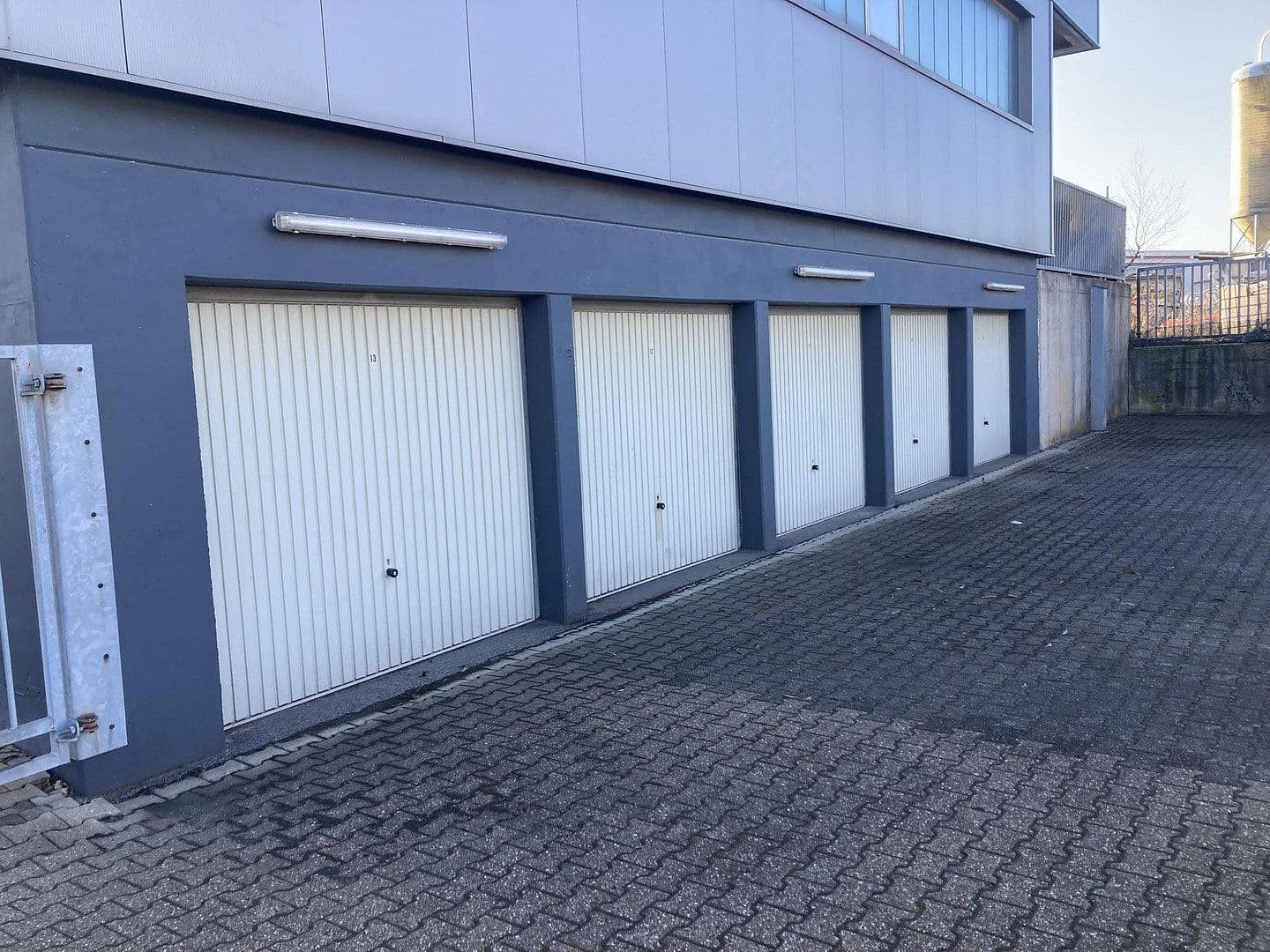 Prodej nebytového prostoru 2.400 m², Carl-Zeiss-Straße 16, Alsdorf, Severní Porýní-Vestfálsko Prodej nebytového prostoru 2.400 m², Carl-Zeiss-Straße 16, Alsdorf, Severní Porýní-Vestfálsko