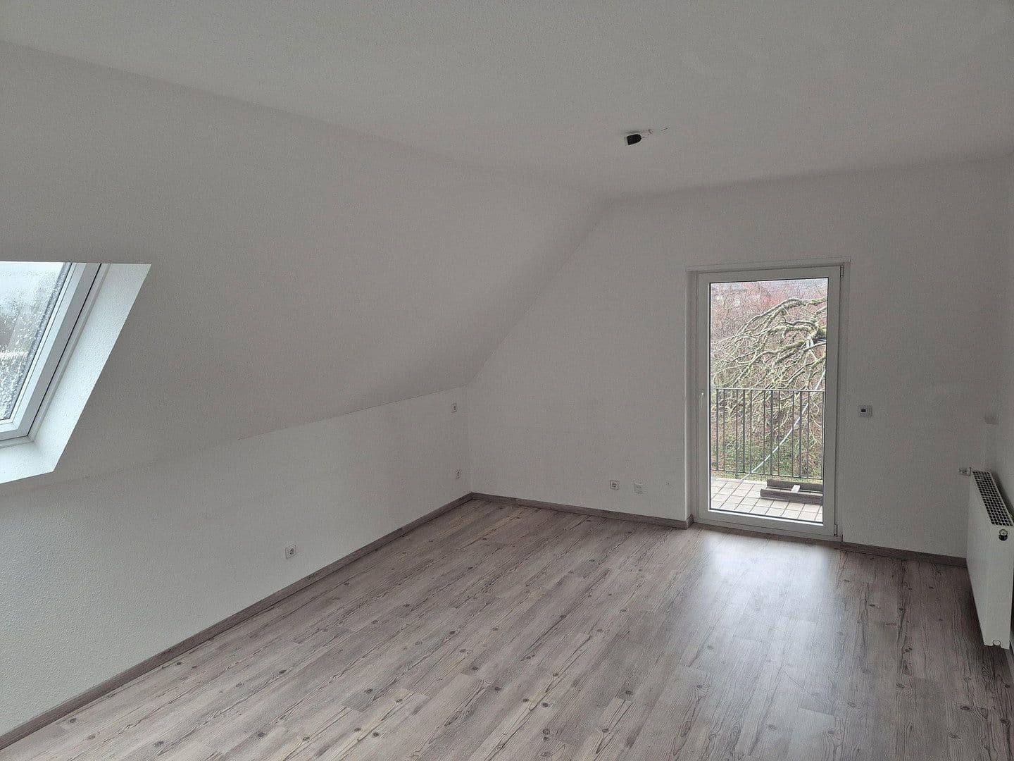 Prodej domu 150 m², pozemek 692 m², Bielefeld, Severní Porýní-Vestfálsko Prodej domu 150 m², pozemek 692 m², Bielefeld, Severní Porýní-Vestfálsko