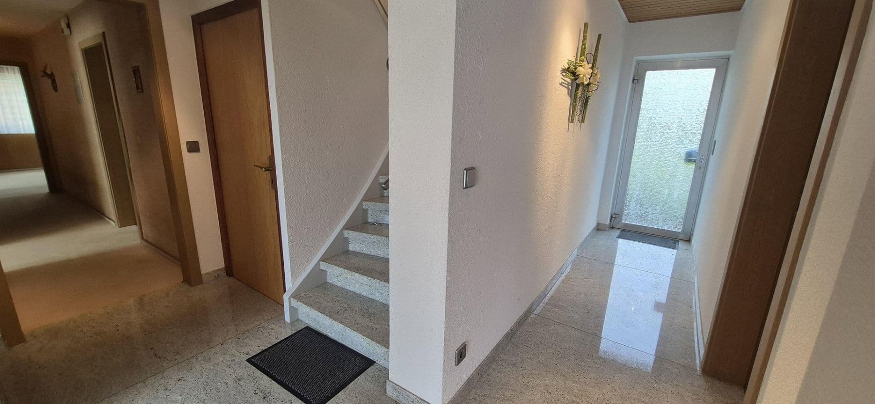 Prodej domu 187 m², pozemek 487 m², Mühlacker, Bádensko-Württembersko Prodej domu 187 m², pozemek 487 m², Mühlacker, Bádensko-Württembersko