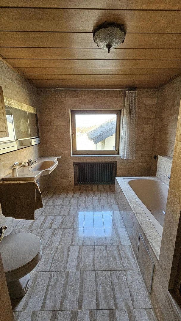 Prodej domu 330 m², pozemek 745 m², Zuzenhausen, Bádensko-Württembersko Prodej domu 330 m², pozemek 745 m², Zuzenhausen, Bádensko-Württembersko