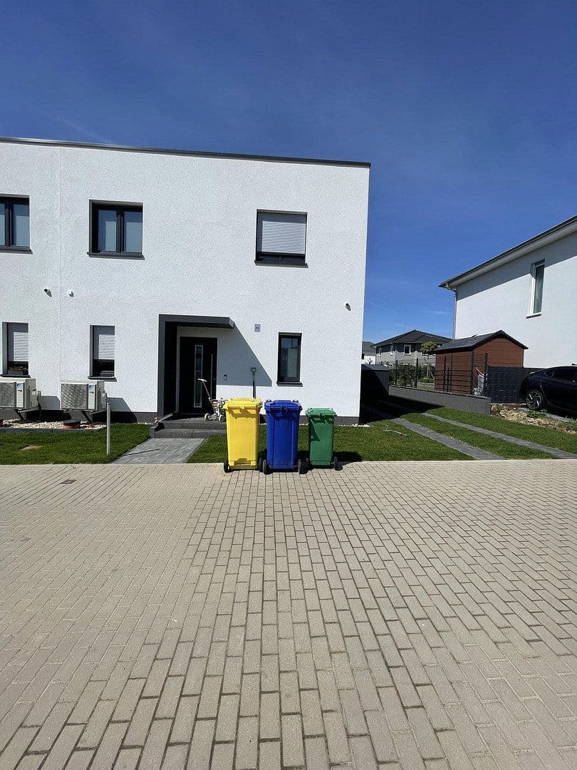 Pronájem domu 130 m², pozemek 300 m², Burgundstraße 22, Ludwigsfelde, Braniborsko Pronájem domu 130 m², pozemek 300 m², Burgundstraße 22, Ludwigsfelde, Braniborsko
